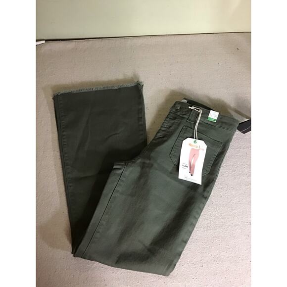 Re Generation Women Mid Rise Flare “Flower” Army Green Pants Sz. 11/30 NWT - Picture 5 of 11